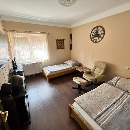 Feher Galamb Apartman Gyál Zewnętrze zdjęcie