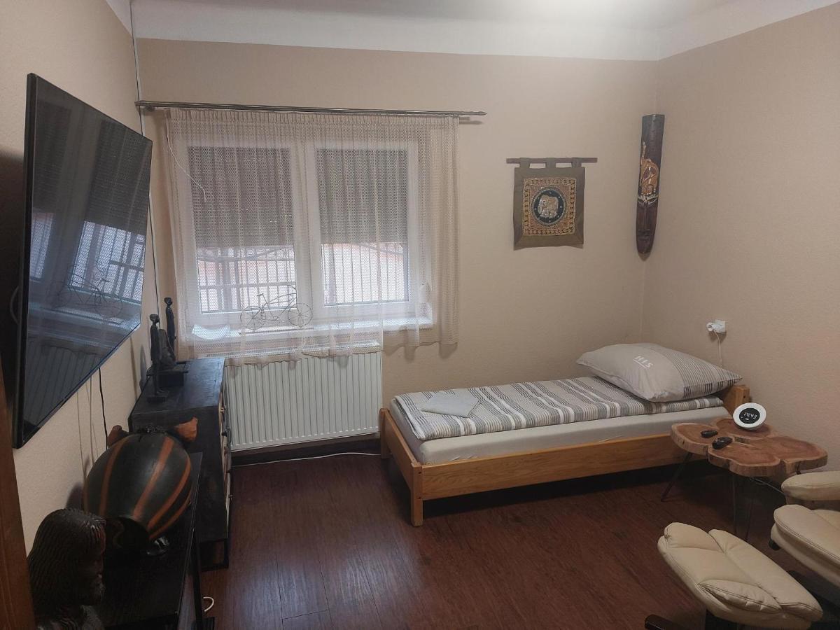 Feher Galamb Apartman Gyál Zewnętrze zdjęcie
